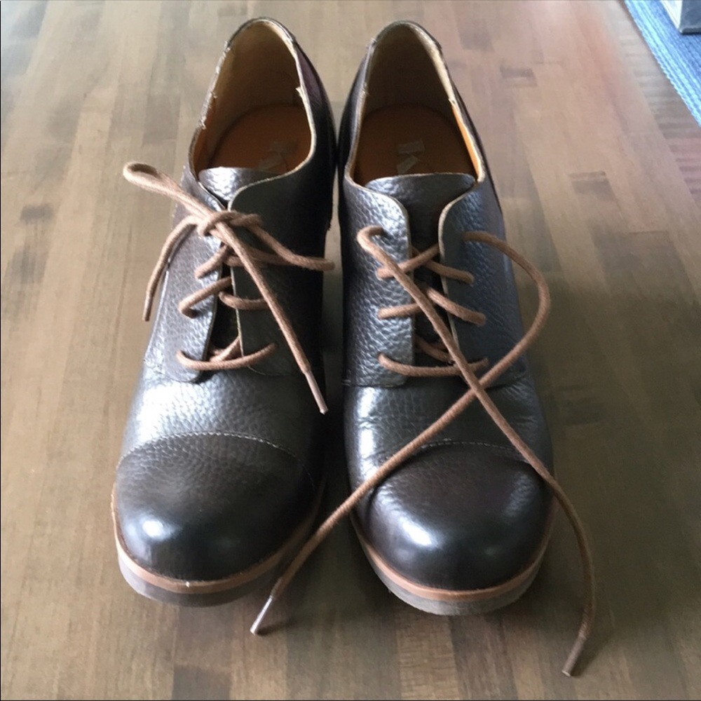 Korks by Kirk-ease shoes. Lace up. Genuine leather